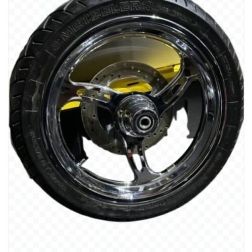 18 front and 18 rear with matching rotors and chrome pulley