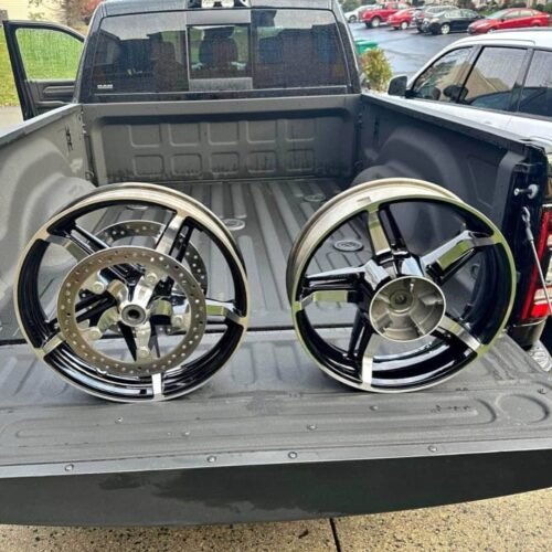 13-Spoke Contrast Cut Dyna Wheels with Low Mileage