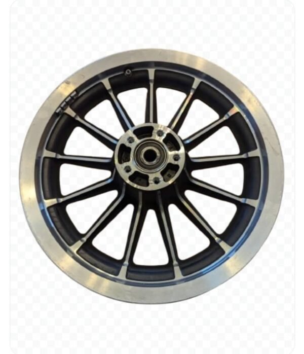 13-Spoke Contrast Cut Dyna Wheels with Low Mileage - Image 3