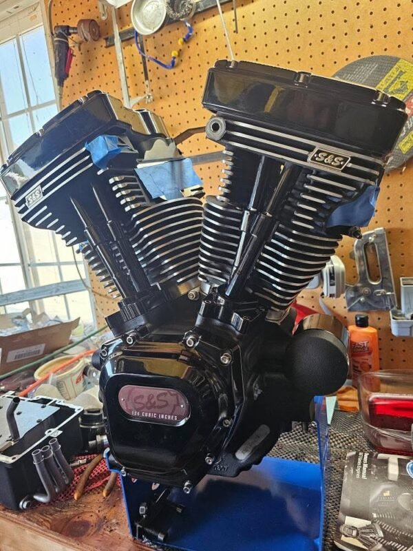 S&S 124 Black Edition Engine and Oil Pan for 2006-2017 Dyna - Image 4